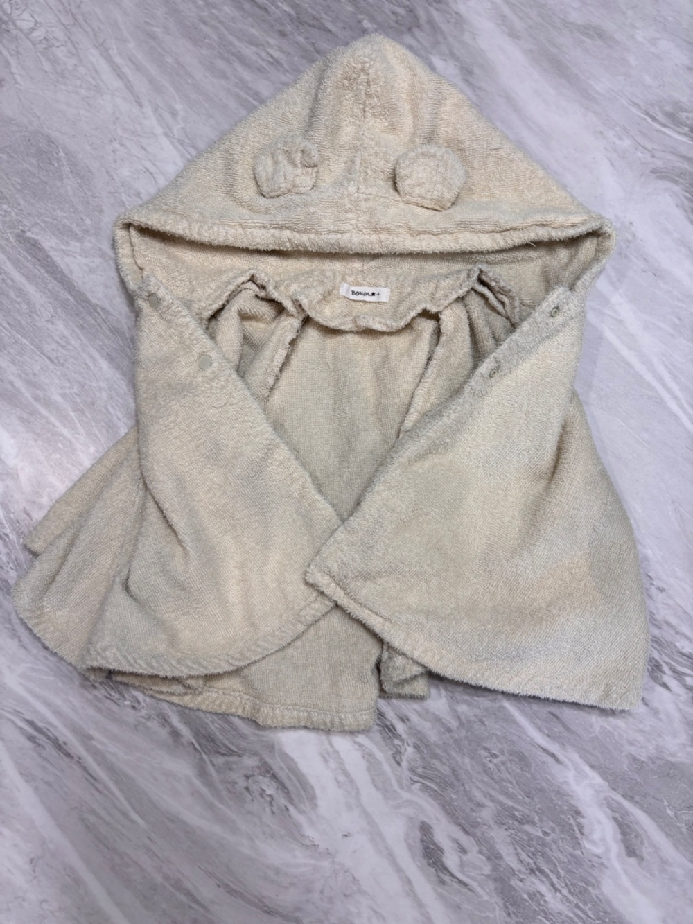 Off white polar bear poncho towel
Unsure of size!
I’d say between 6-12 months+